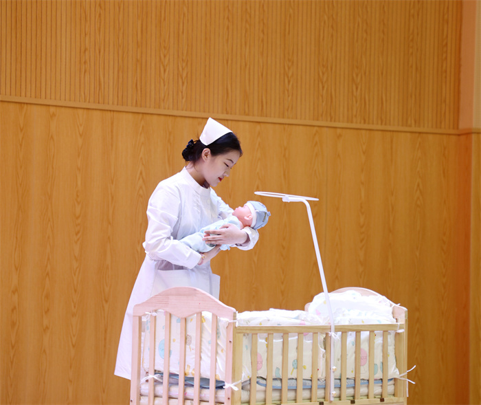 万象城allwincity官网护士节活动2.jpg